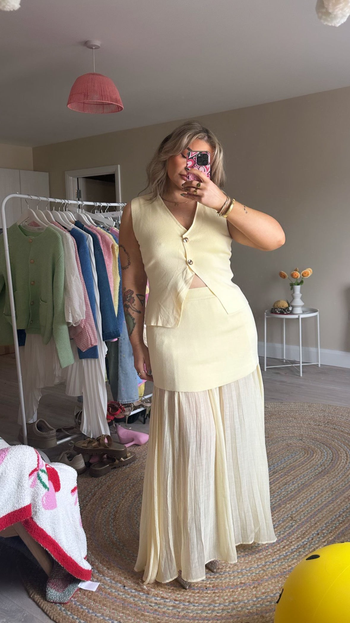 Waistcoat And Chiffon Knit Maxi Skirt Set - Yellow