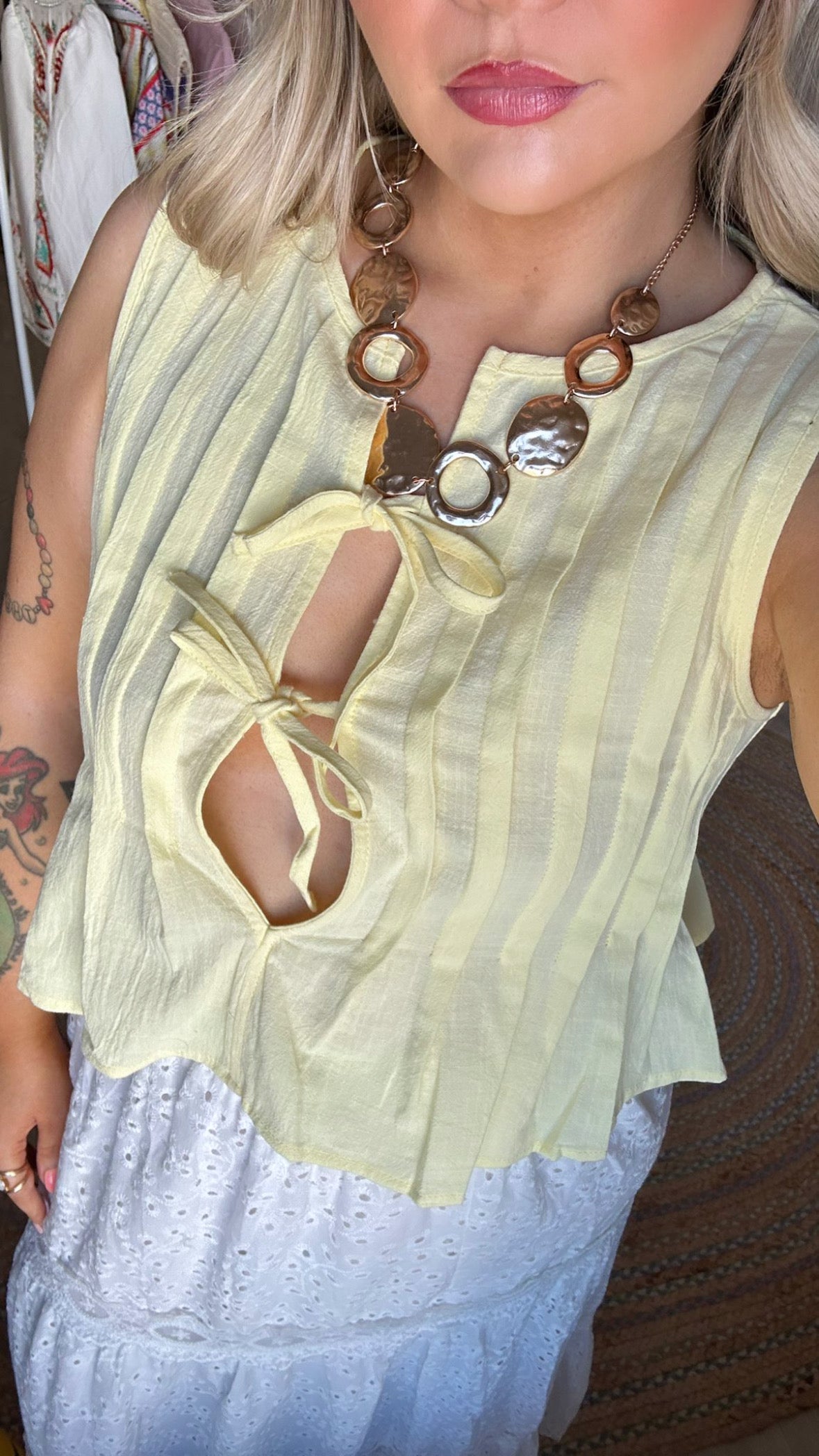 Sleeveless Tie Front Cropped Blouse - Yellow
