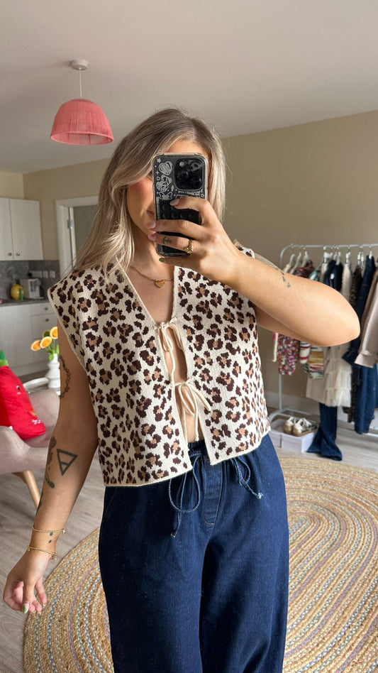 Leopard Bow Tie Sleeveless Knit